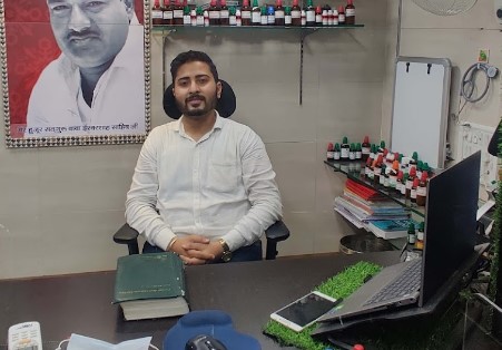 Dr Vikram Chawla